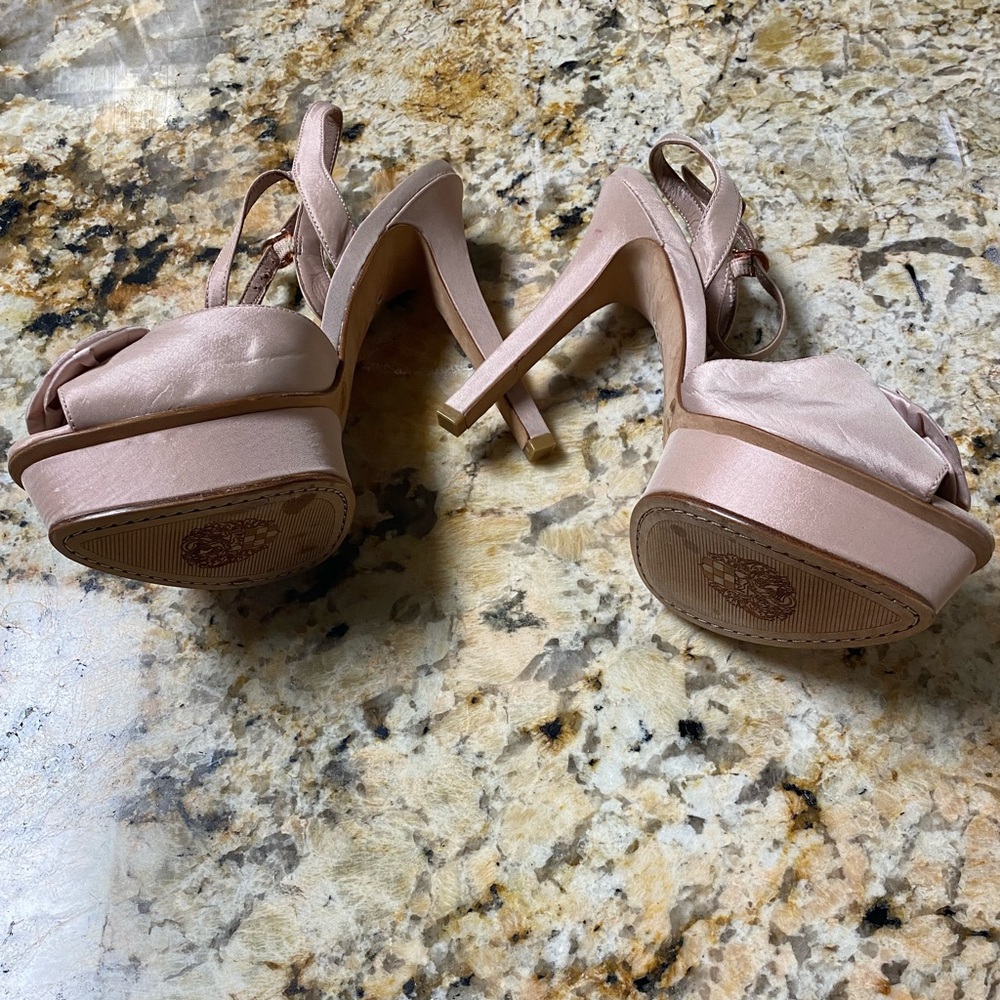 Vince Camuto Lively - Picture 2 of 6